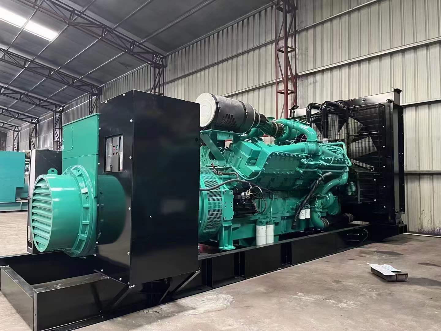 崇明如何降低 800kW 柴油发电机输出电流的波动？